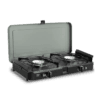 Le 2-Cook  3 Classic Stove est un réchaud pratique et polyvalent, équipé de deux foyers indépendants et de plaques amovibles à revêtement céramique. Idéal pour griller, cuire et préparer des repas à la maison ou en extérieur, il comprend également un sac de transport pour une utilisation facile en déplacement.