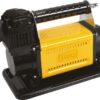 **Texte alternatif :** Le **compresseur portable 72L/Mn – 12V** est un outil compact et puissant pour **gonfler rapidement** vos pneus et équipements gonflables. Avec un débit de 72L/Mn, il garantit une performance optimale pour les véhicules légers, 4x4, et autres objets. Alimenté par une connexion 12V, il est facile à transporter et adapté pour les déplacements. Grâce à sa polyvalence et ses embouts inclus, il s'adapte à divers types de gonflage, offrant une solution pratique et rapide.
