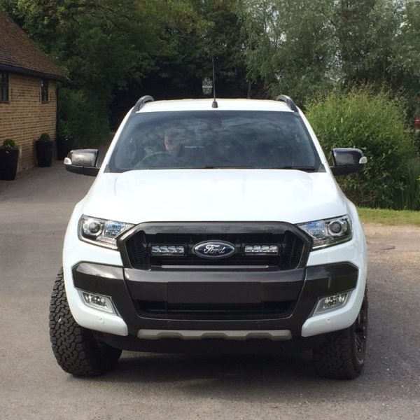 Kit éclairage calandre LED Ford Ranger (2016–2018) Triple-R 750