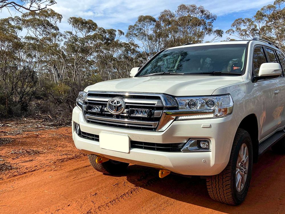 Kit éclairage calandre LED Toyota Land Cruiser 200 (2015–2021) Triple-R 750 – Image 1