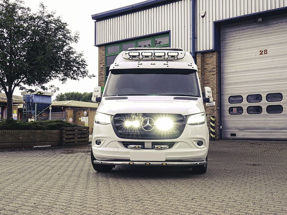 Kit éclairage calandre LED Mercedes Sprinter (2018+) Triple-R 750 – Image 1