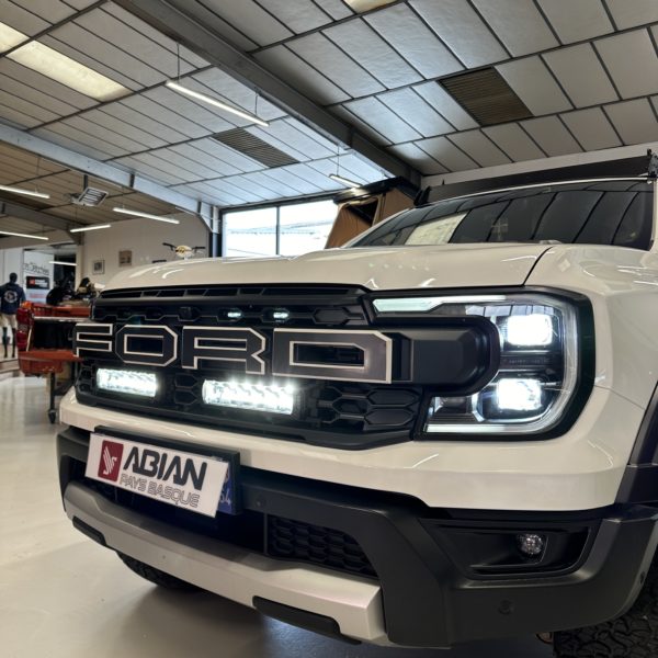 Kit éclairage calandre LED Lazer Ford Ranger Raptor (2023+) Triple-R 850