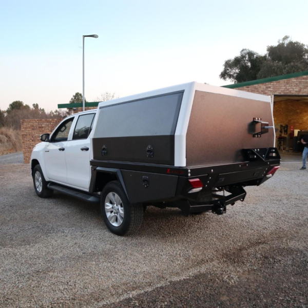 Alternative view of Plateau australien hardtop Canopy Toyota Hilux Revo Bushtech
