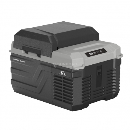 BLIZZ-E ONE : la glacière portable idéale pour toutes vos aventures. Performante et compacte, elle réfrigère ou congèle de -20°C à +20°C, avec alimentation 12V ou 220V. Disponible en plusieurs tailles, elle offre un écran LED intuitif, des modes Fast & Éco et une conception robuste pour une utilisation optimale en voyage. 🚀