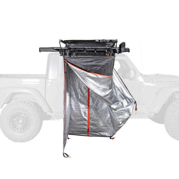 Profitez d’une douche en plein air avec la Tente de Douche Snug Mississippi. Compacte, robuste et équipée d’un éclairage LED, elle offre un espace intime et confortable grâce à son châssis en aluminium et sa toile résistante aux intempéries. Parfaite pour le camping ou les voyages.