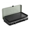 Le Cadac 2 Cook 3 Pro Plancha est un réchaud compact avec trois foyers puissants et une plancha en céramique. Parfait pour cuisiner en extérieur, il permet une cuisson saine et rapide, avec un allumage facile et un design pratique.