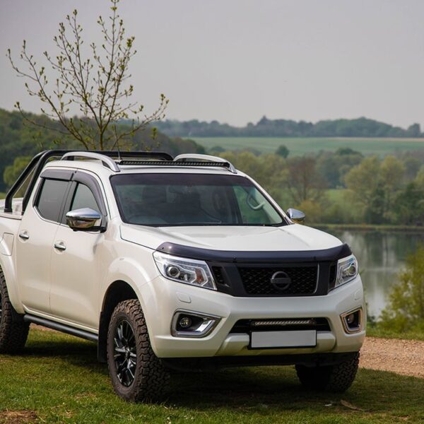 Kit éclairage LED de toit Lazer Nissan Navara (2014-2019) avec barres longitudinales Linear-36