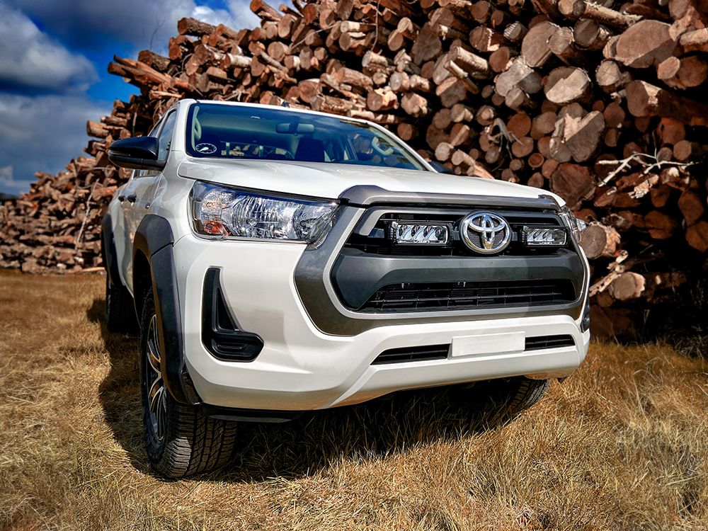 Kit éclairage calandre LED Lazer Toyota Hilux (2021+) Triple-R 750 – Image 1