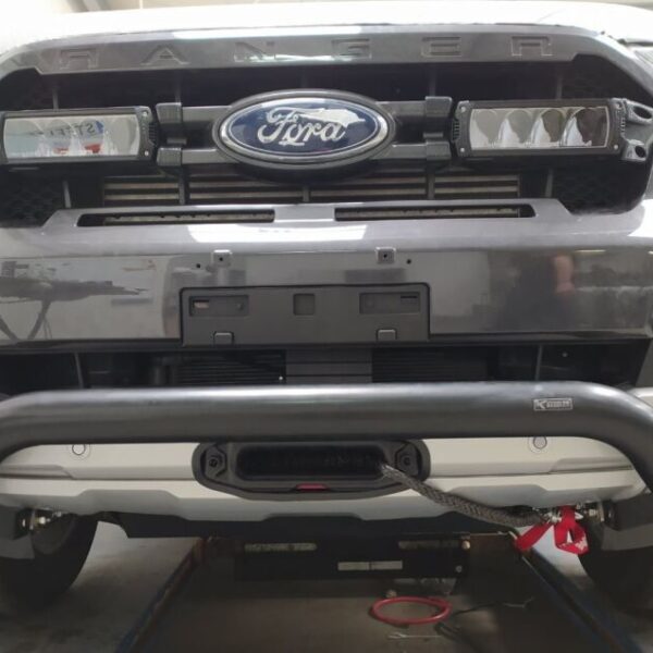 Alternative view of PLATINE TREUIL PC ORIGINE FORD RANGER 2019-2022 (avec Radar Adapt)