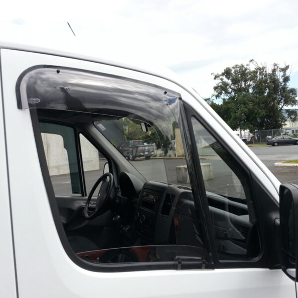 DEFLECTEUR VITRE GROS MODELE AVD MERCEDES SPRINTER 2007-2018