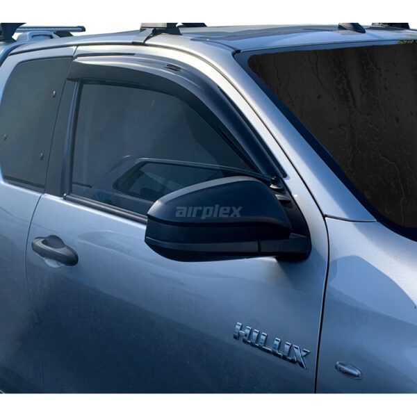 Jeu 2 déflecteurs de vitre avant Hilux Revo simple et Xtra cabine - montage collé