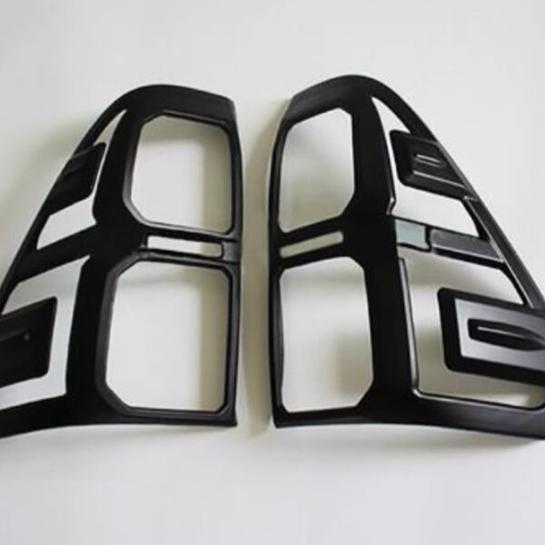 PROTECTION FEUX AR NOIR HILUX REVO