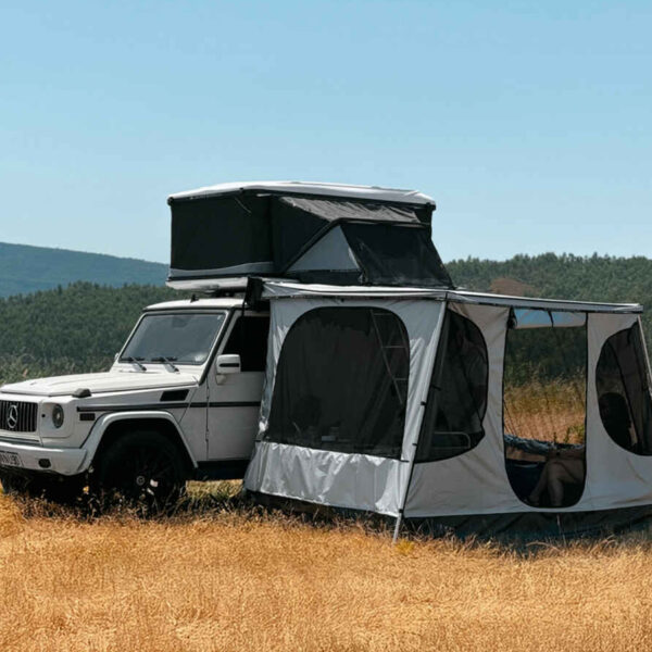 Store avec espace de vie James Baroud Family Room