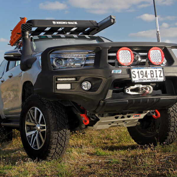 TOY 15+ HILUX BLK F WINCH DRL