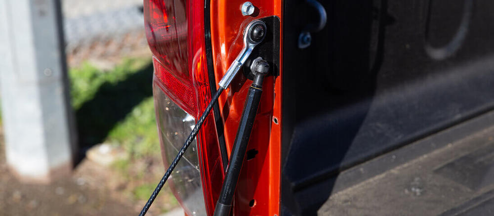 Verin assistance ridelle Hilux Revo 2015+ (A Deck - sans crochets)