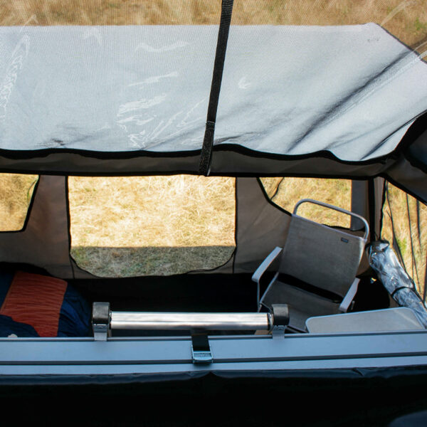 Alternative view of Tunnel gauche Family Room pour tente de toit Space James Baroud