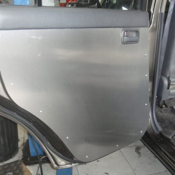Panneaux de portes arrières en aluminium de 2.5mm pour Toyota Land Cruiser HDJ80 N4-Offroad
