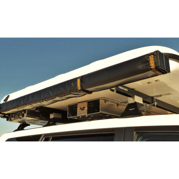 Support de plaques à sable Maxtrax sous tente James Baroud N4-Offroad