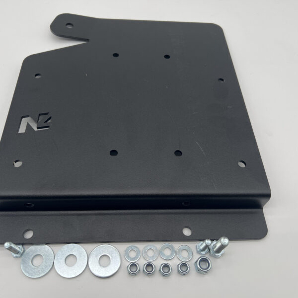 Platine support d'accessoires dans compartiment moteur côté droit pour Mercedes Sprinter W907 N4-Offroad