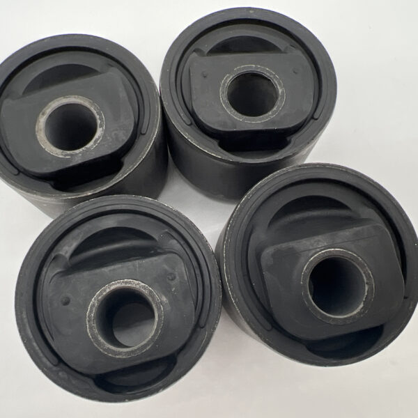 Kit de 4 silent blocs excentriques 2° caoutchouc HDJ80 KZJ70 HZJ78 Patrol GR Y60 Y61 N4-Offroad