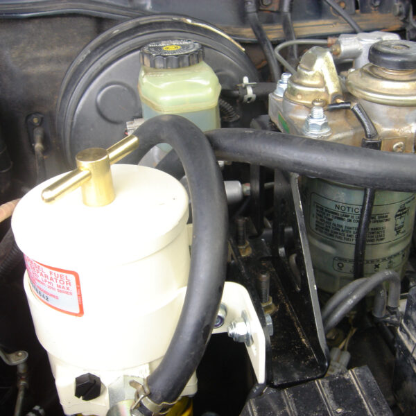 Kit de montage préfiltre Racor 500FG pour Toyota HDJ80 sans ABS N4-Offroad