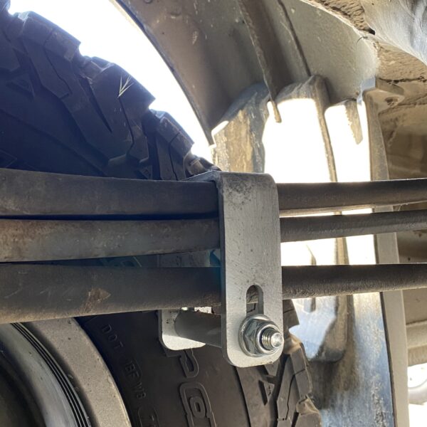 Kit brides d'alignement des lames de suspension pour Mercedes Sprinter W907 4X4 N4-Offroad