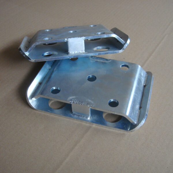 Ski de fixation de brides de lame de ressort avant pour Toyota série 40 N4-Offroad