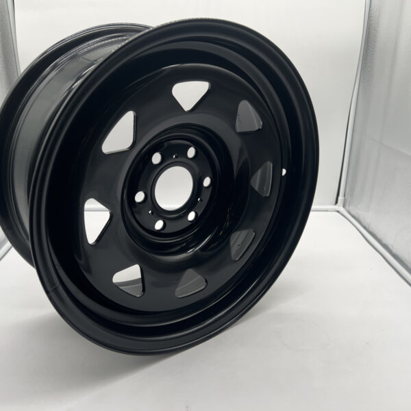 Jante acier Triangular noire 7x16 6x114.3 Nissan Navara D40 D23