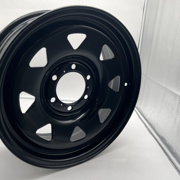 Jante acier Triangular noire 7x17 6x139.7 Toyota Land Cruiser et Hilux N4-Offroad