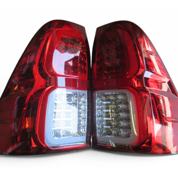 Paire de feux arrières à leds Hilux Revo - design origine avec leds
