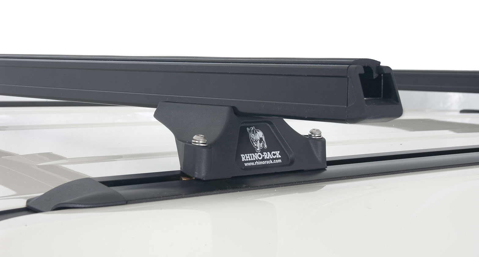 Kit 2 barres de toit noire 1375mm Heavy Duty RLTP Trackmount Land Rover Discovery 3 & 4 2005-2017 – Image 2