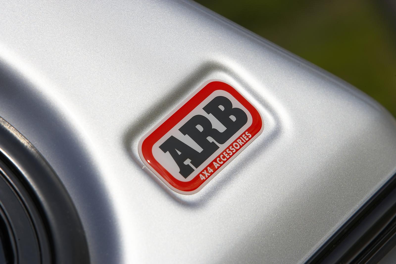 CANOPY SMOOTH DC STD HILUX 05ON LUR – Image 2