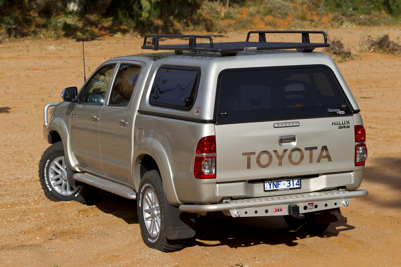 CANOPY SMOOTH DC STD HILUX A 05ON LUL – Image 2