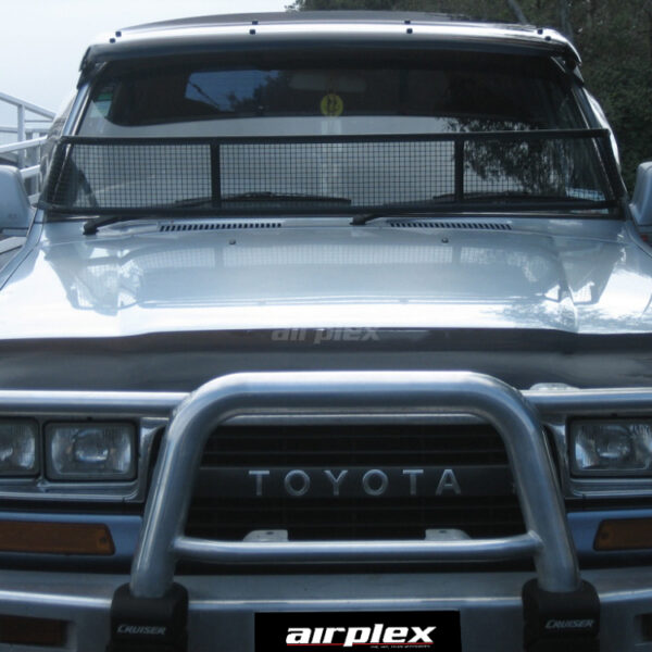 Alternative view of DEFLECTEUR CAPOT HDJ80