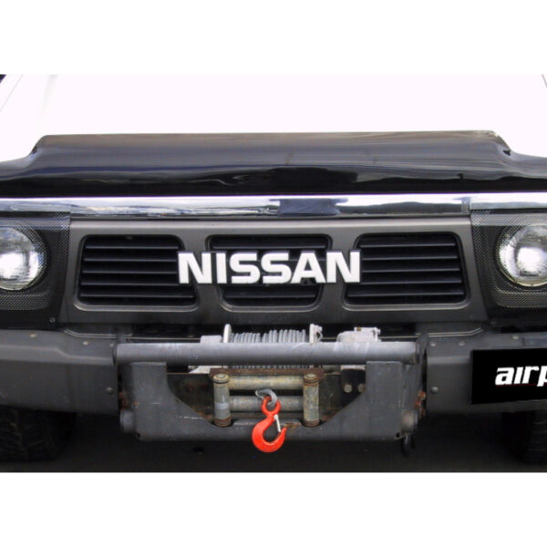 Alternative view of DEFLECTEUR CAPOT PATROL Y60