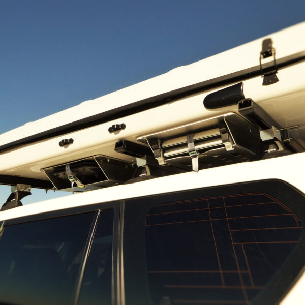 Alternative view of Support de plaques à sable Maxtrax sous tente James Baroud N4-Offroad