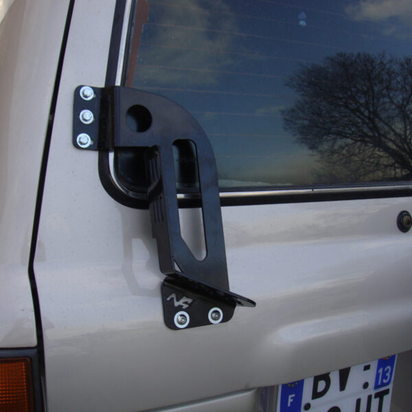 Alternative view of Support de plaques à sable Maxtrax sur le hayon pour Toyota HDJ80 N4-Offroad