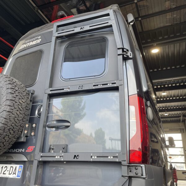 Alternative view of Porte tout en aluminium sur porte arrière droite pour Mercedes Sprinter W907 N4-Offroad
