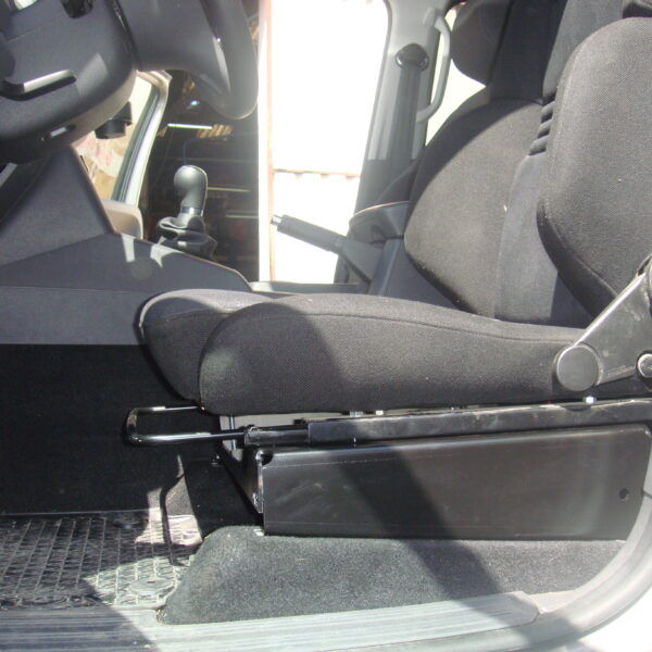 Alternative view of Embase de siège Recaro côté gauche Volkswagen Amarok 2010->2022