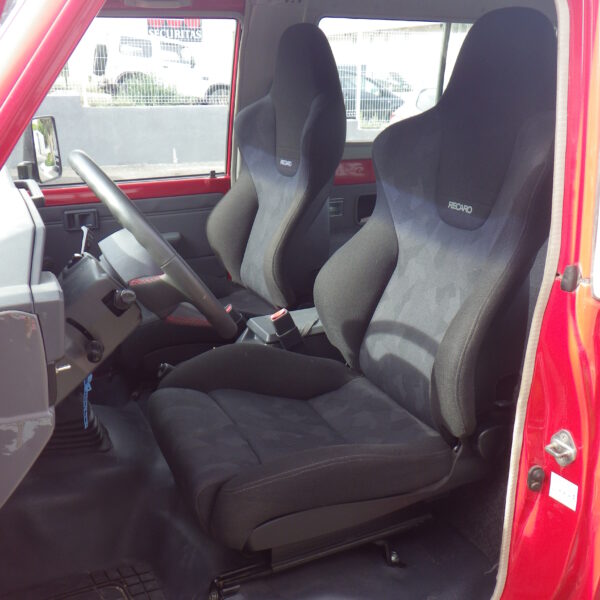 Alternative view of Embase de siège Recaro côté gauche pour Toyota Land Cruiser 70 71 73 74 et 79 double cabine N4-Offroad