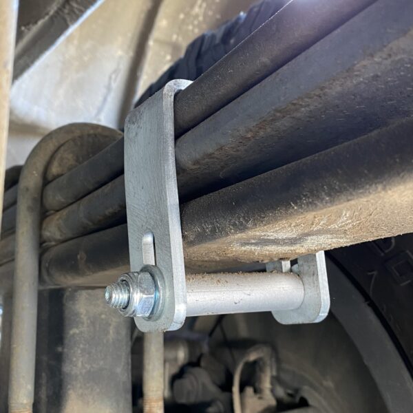 Alternative view of Kit brides d'alignement des lames de suspension pour Mercedes Sprinter W907 4X4 N4-Offroad