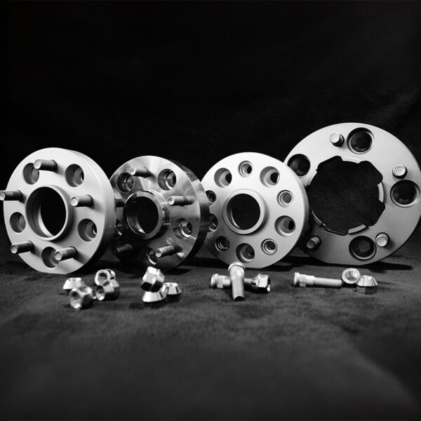 Alternative view of Set 4 élargisseurs de voie alu Hofmann 23mm Toyota Rav 4