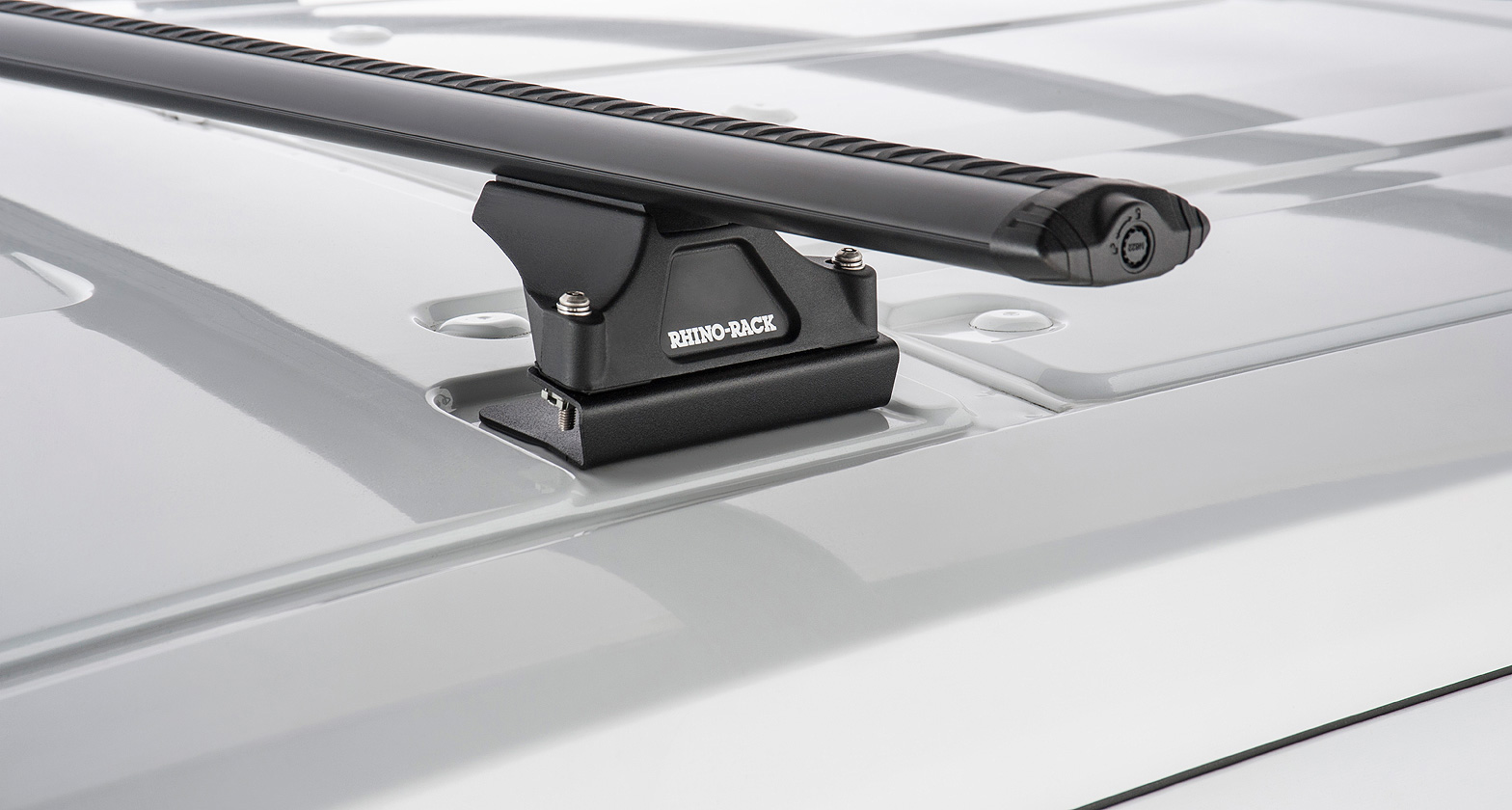 Kit 2 barres de toit noire 1800mm Vortex avec pieds RLTP Ford Transit 2014- – Image 4