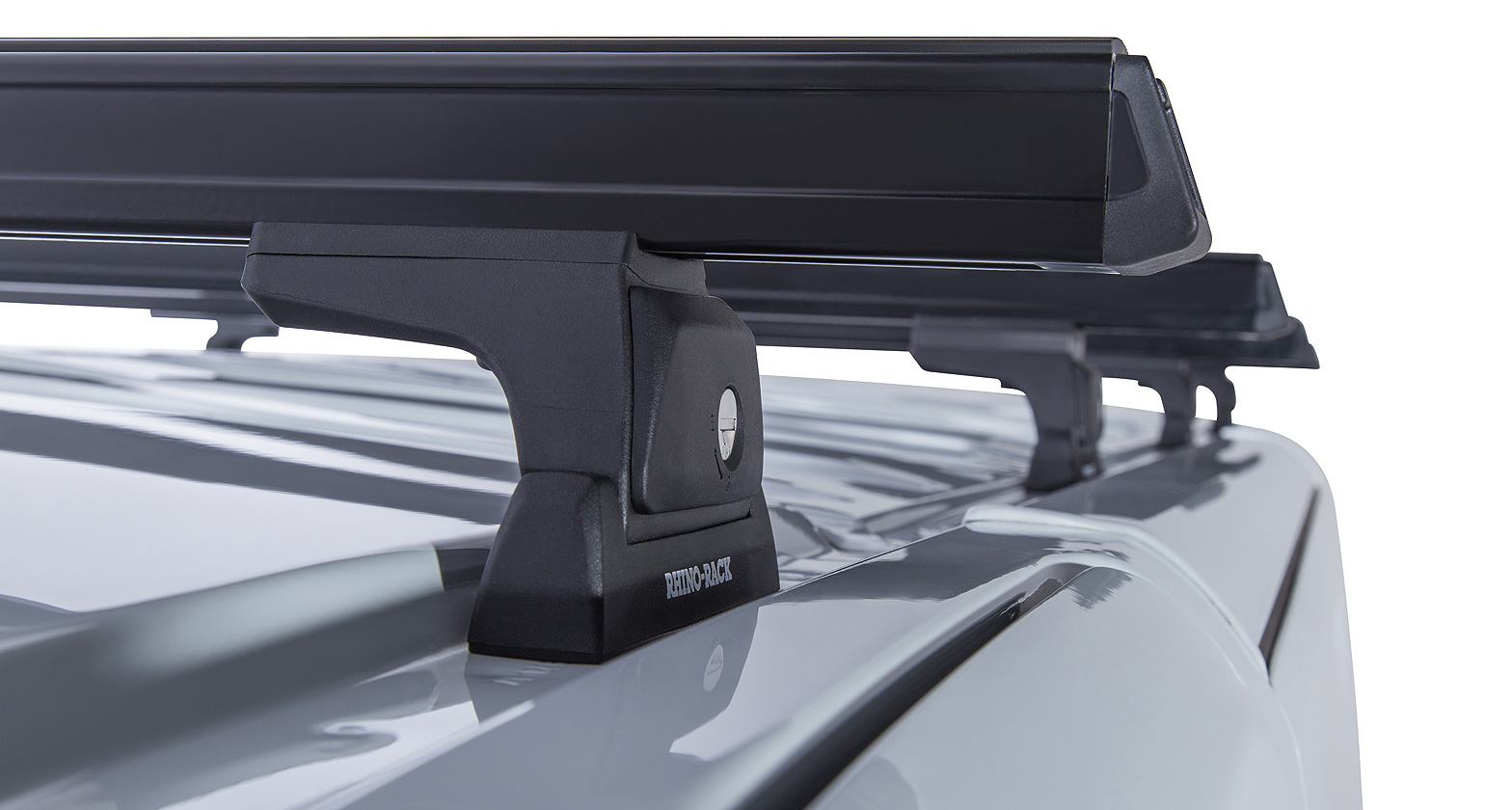 Kit 4 barres de toit noire 1650mm Heavy Duty avec pieds RLT600 Renault Trafic X82 2015- – Image 4