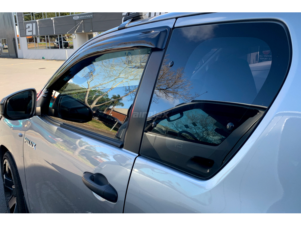 Jeu 2 déflecteurs de vitre avant Hilux Revo simple et Xtra cabine - montage collé – Image 4