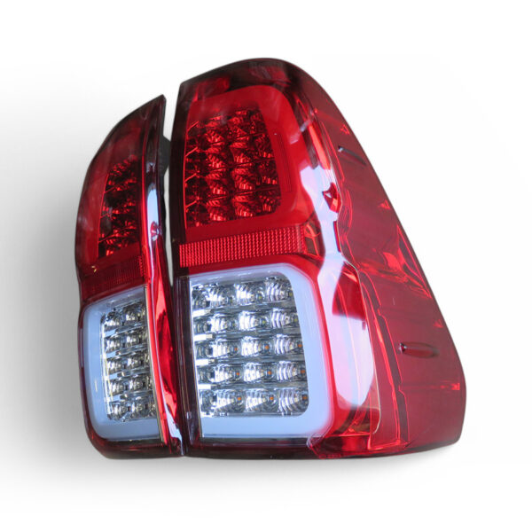 Paire de feux arrières à leds Hilux Revo - design origine avec leds – Image 4