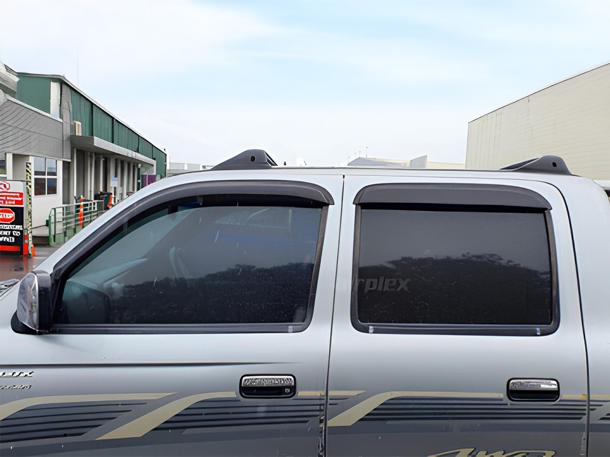 Jeu 4 déflecteurs vitre avant et arrière Toyota Hilux 1998-2004 – Image 6