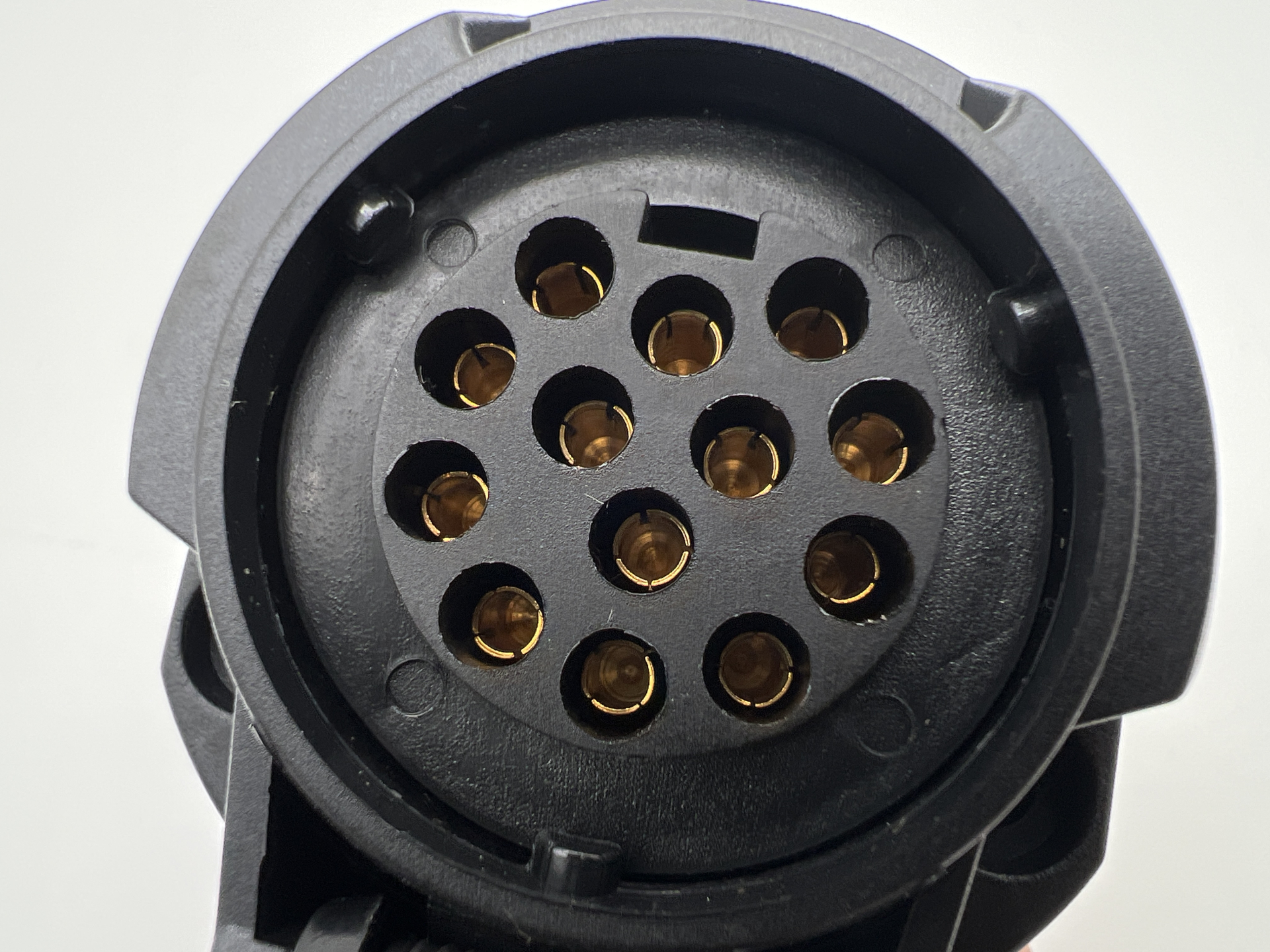 Prise remorque socle 13 broches femelle plastique – Image 5