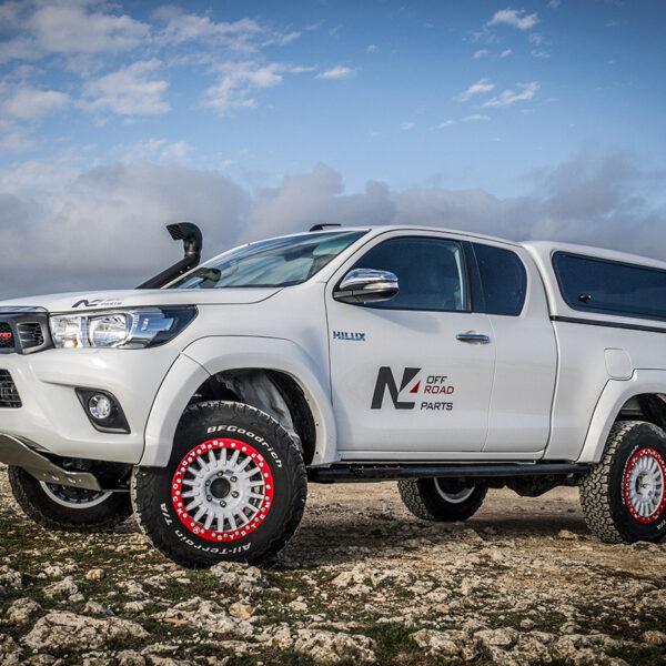 Alternative view of Jante alu Braid Winrace beadlock Blanche 8x16 6x139 7 ET0 KDJ12 KDJ15 Hilux Vigo Revo