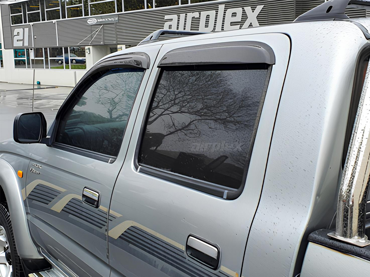 Jeu 4 déflecteurs vitre avant et arrière Toyota Hilux 1998-2004 – Image 4